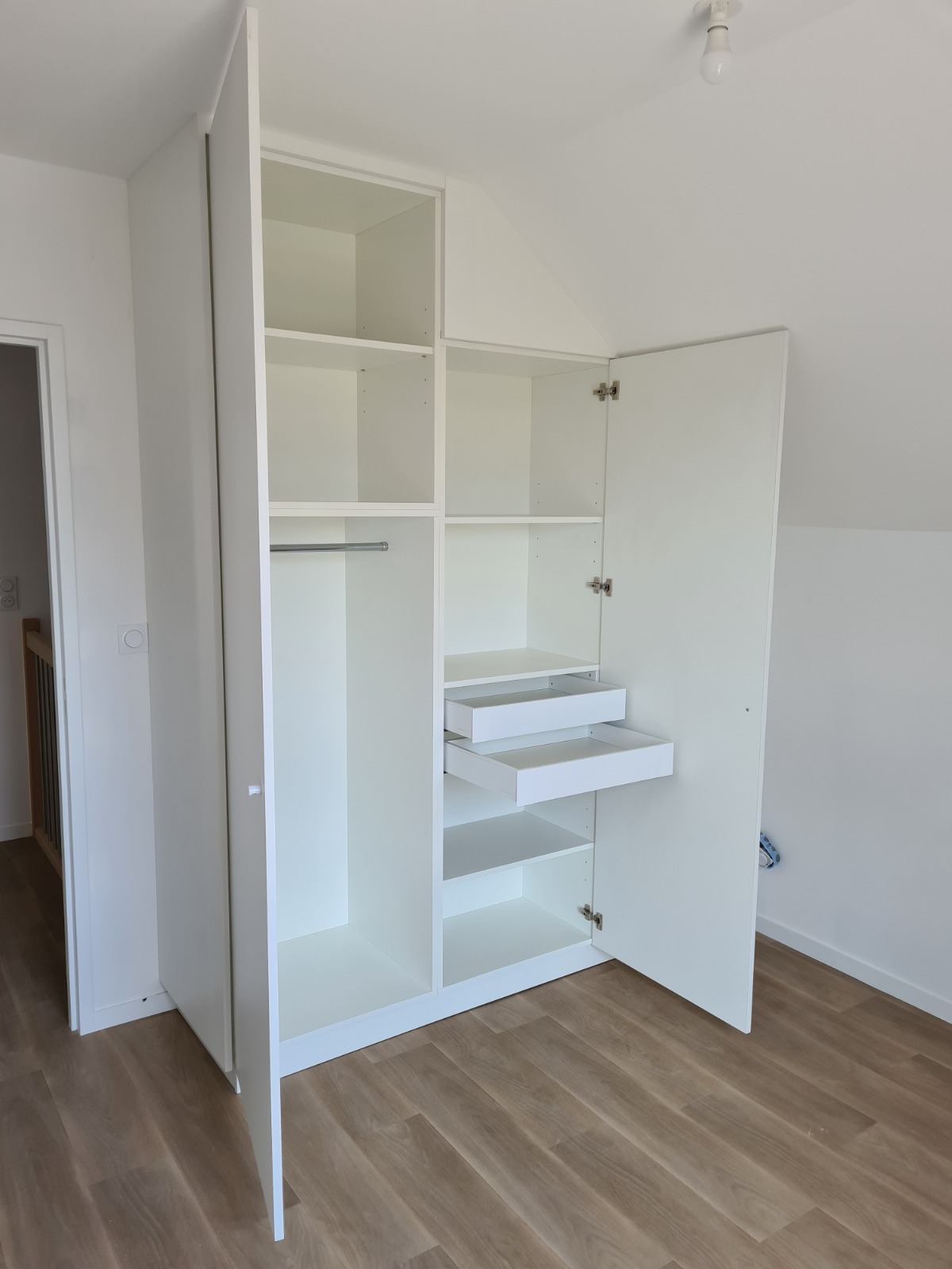 dressing-sous-pente-blanc-bois